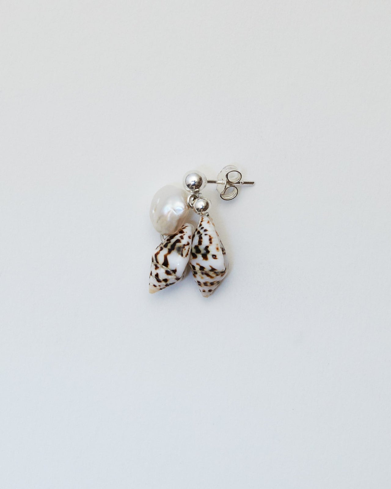Bebecita Earring, DOUBLE SHELL